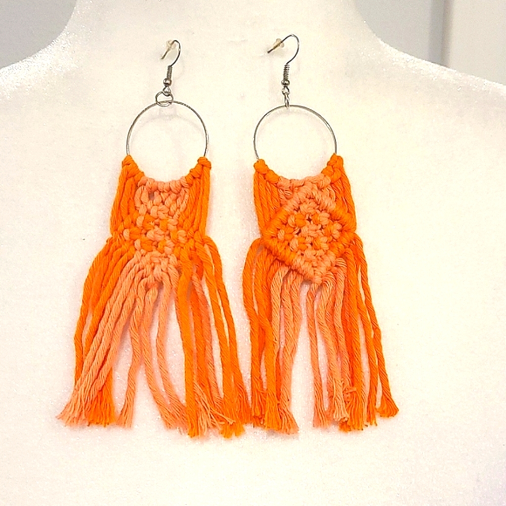 Macrame dangle earrings